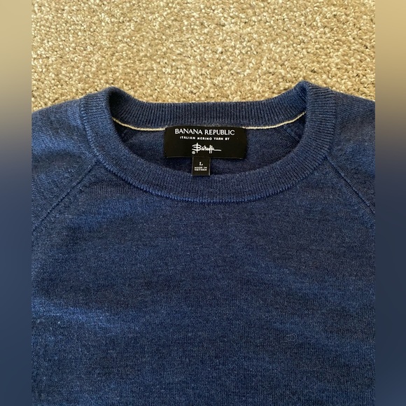 Banana Republic Wool Sweater crewneck - Picture 2 of 4